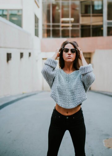 Off-the-shoulder jumper